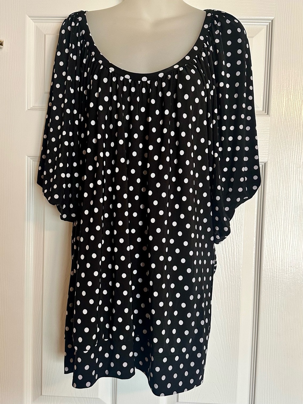 Black and White Polka Dot Scoop-Neck Tunic with Flutter Sleaves